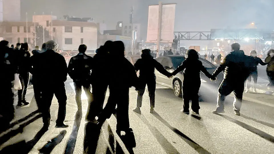 اعتراضات دی