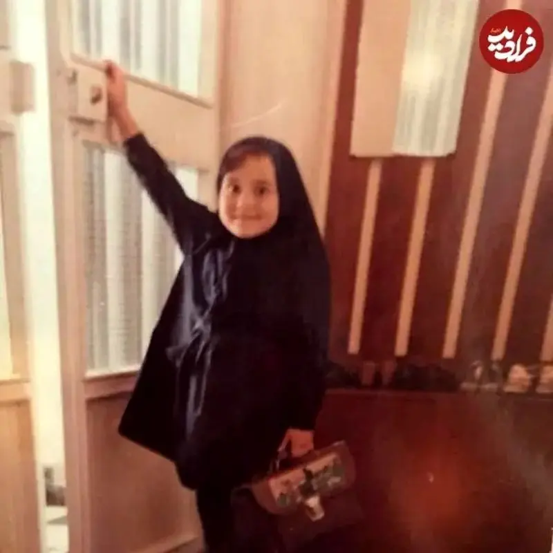 عکس| «آرام جعفری» با لباس مدرسه و در دوران کودکی؛ دهه ۶۰