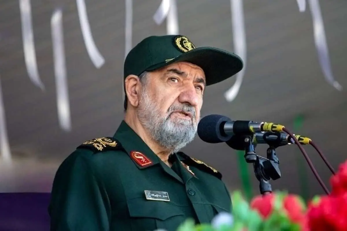 محسن رضایی: عده‌ای اشرار و اوباش به خیابان‌ها ریختند / در جنگ ۱۲ روزه دشمنان همان موقع در نظر داشتند که وقتی سران نظام و فرماندهان را می‌زنند، همین شورش‌ها در داخل ایران صورت بگیرد