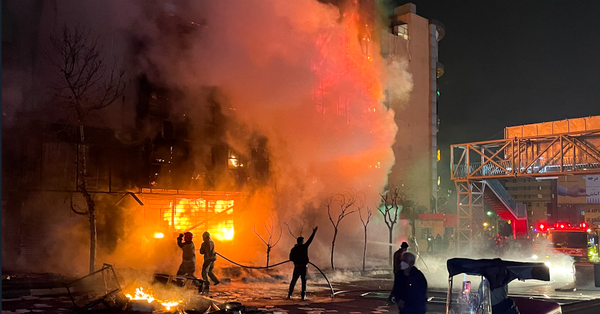 اعتراضات دی