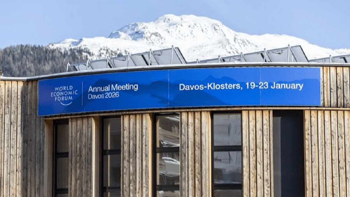 واکنش سفیر ایران در سوئیس به لغو دعوت از عراقچی به داووس