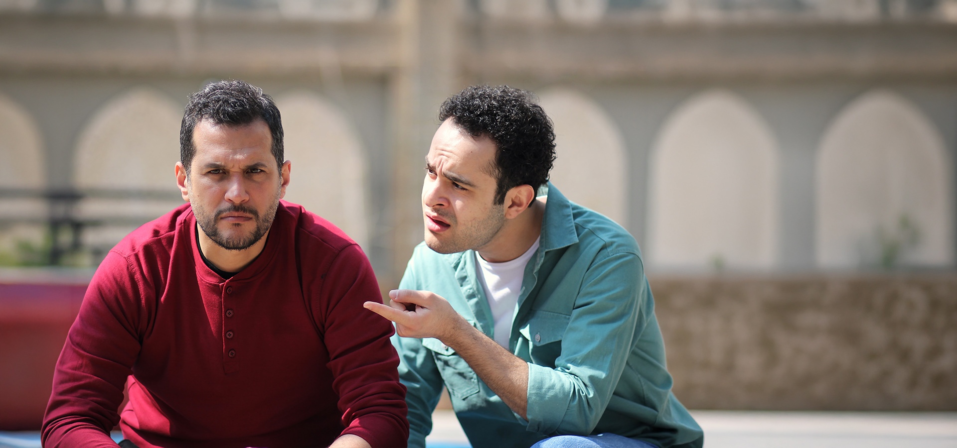 نقد و بررسی سریال روزی روزگاری آبادی | سریال طنزی با بازی متفاوت علیرضا خمسه نقد و بررسی سریال روزی روزگاری آبادی