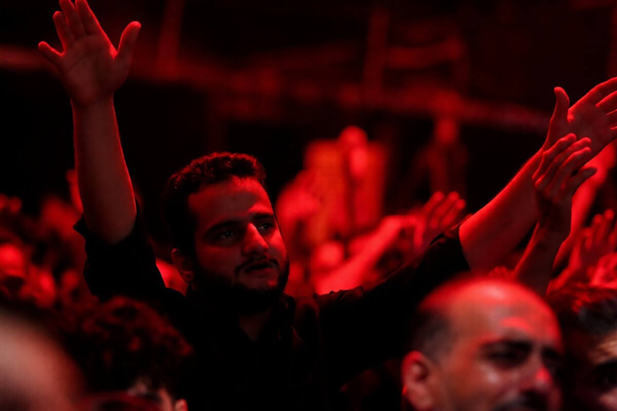 ببینید| روضه خوانی به زبان انگلیسی در شبکه سحر صدا و سیما