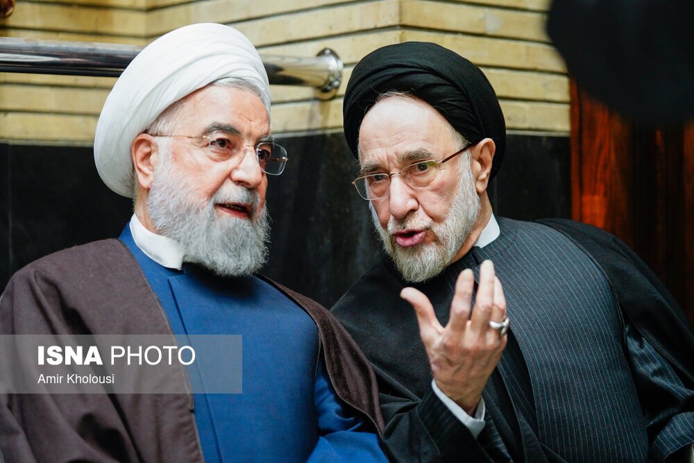 عکس| گفتوگوی داغ حسن روحانی و سید محمد خاتمی در مراسم ختم مادر محمد شریعتمداری عکس| گفتوگوی داغ حسن روحانی و سید محمد خاتمی در مراسم ختم مادر محمد شریعتمداری