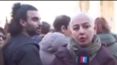 ببینید| حرف‌های خبرساز یک بازیگر ایرانی در جمع حامیان پهلوی