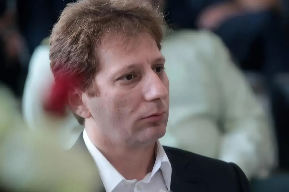 جمهوری اسلامی: بابک زنجانی با وجود محکومیت آزاد است| برخی مدیران همدست مفسدان اقتصادی‌اند