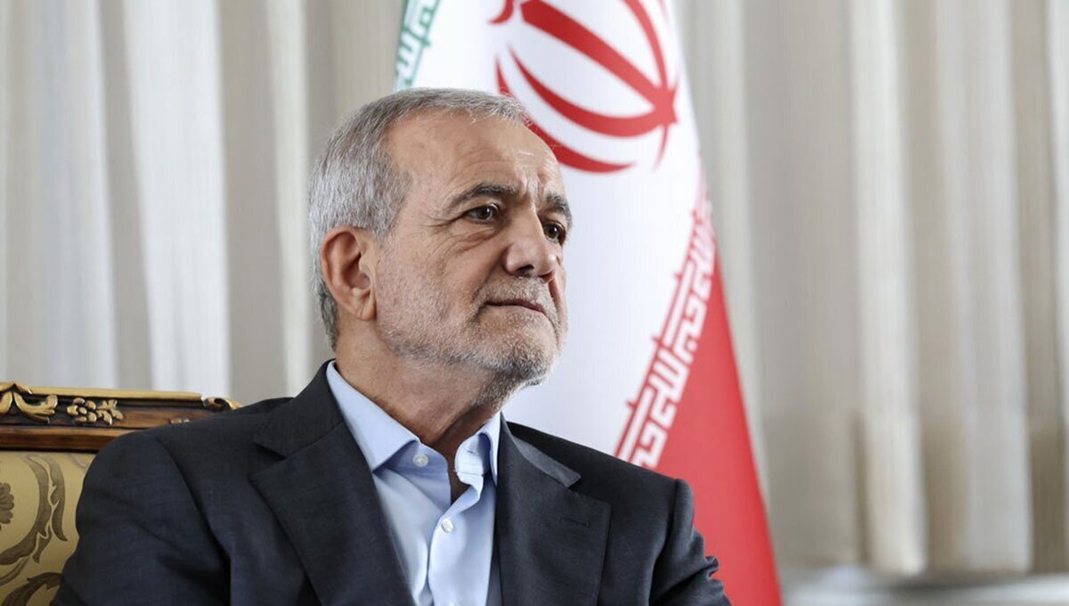 حمله کیهان به دولت چهاردهم؛ جای افراد توانمند غصب شد