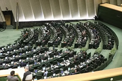 انتقاد تند روزنامه اصولگرا: جلسه نظارتی یا میدان التهاب؟ دلار و طلا با فریاد‌های نمایندگان مجلس جهش کردند