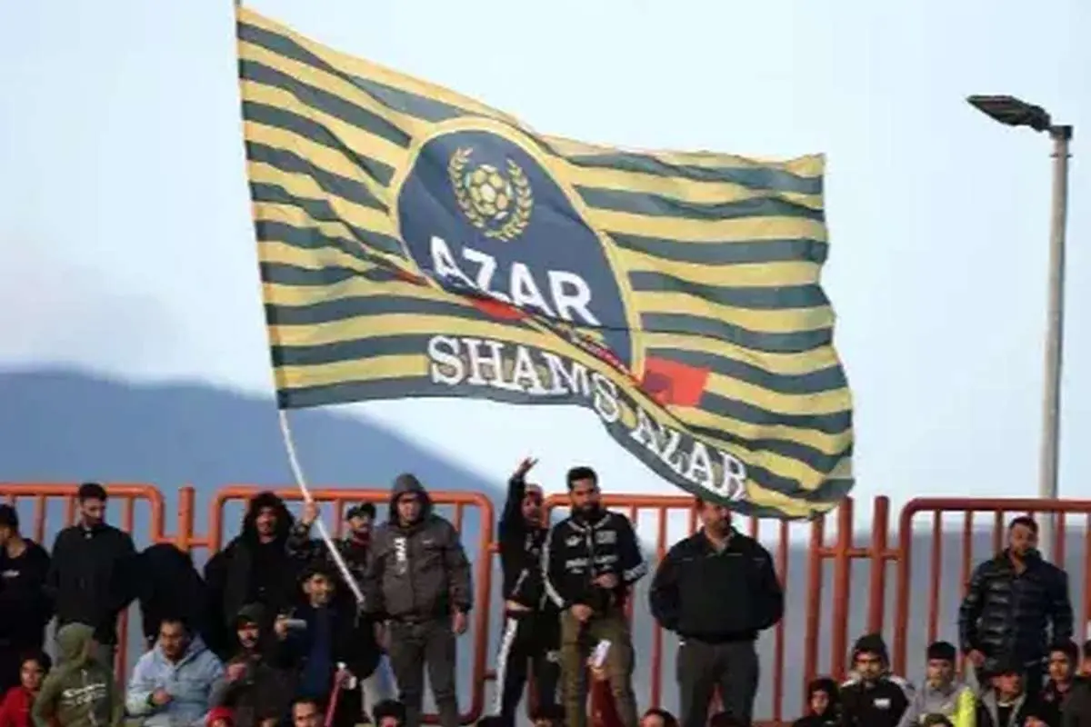 تشویق کریم باقری مقابل چشم تراکتوری‌ها