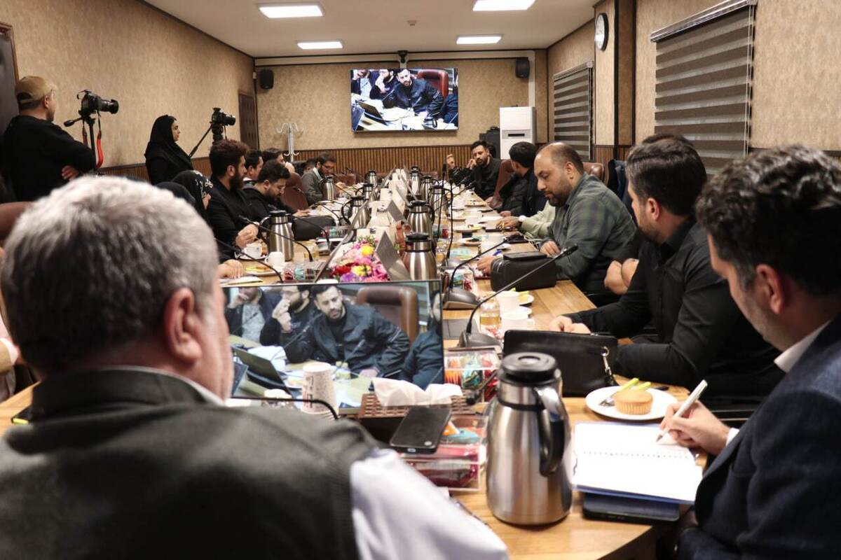 (عکس) ماجرای حضور پرحاشیه محسن افشانی در یک جلسه دولتی