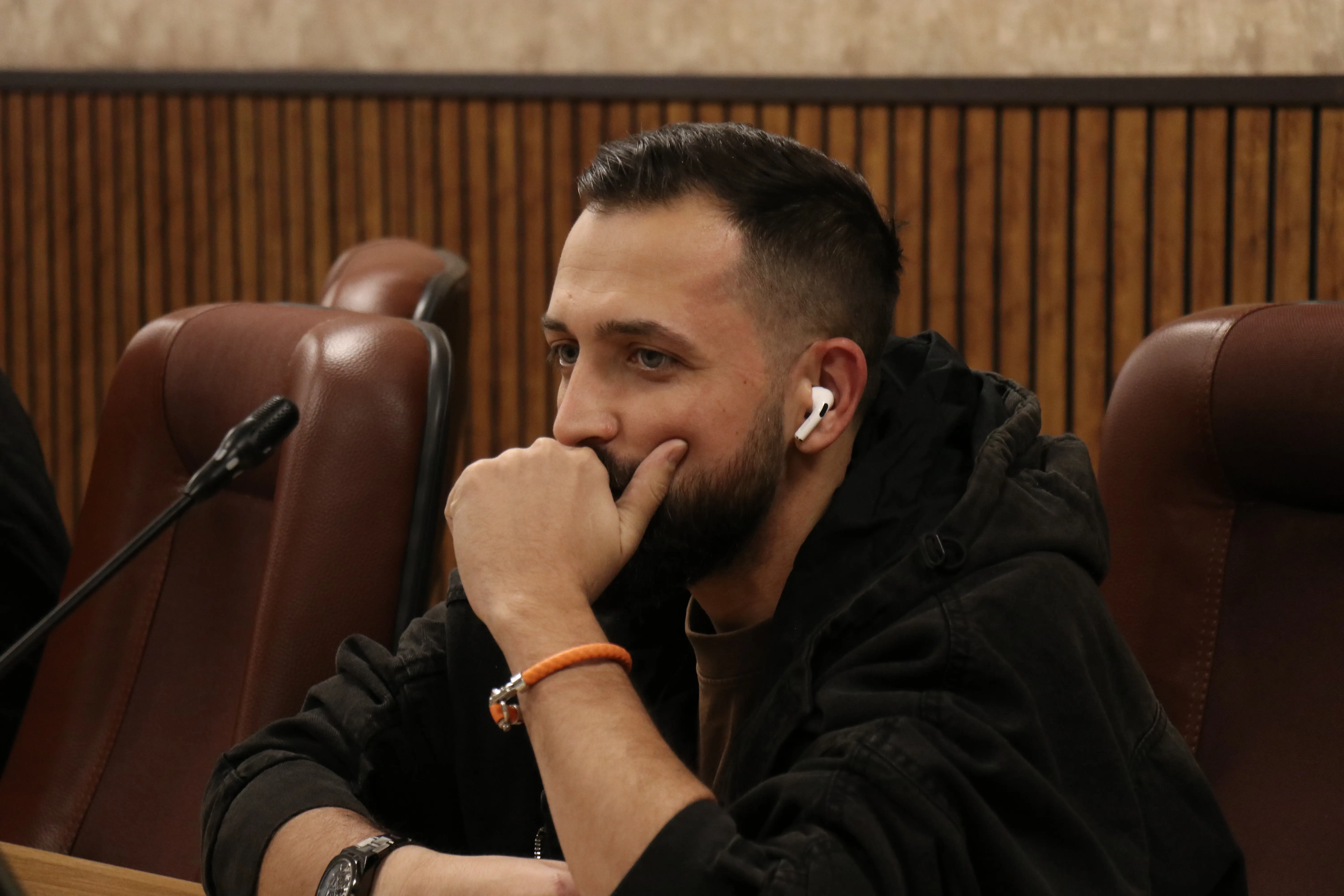 (عکس) ماجرای حضور پرحاشیه محسن افشانی در یک جلسه دولتی