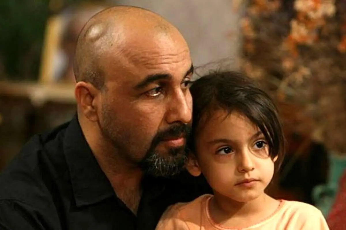 (عکس) تیپ کریسمسی نیکی نصیریان؛ تغییر چهره دختر رضا عطاران پس از 17 سال