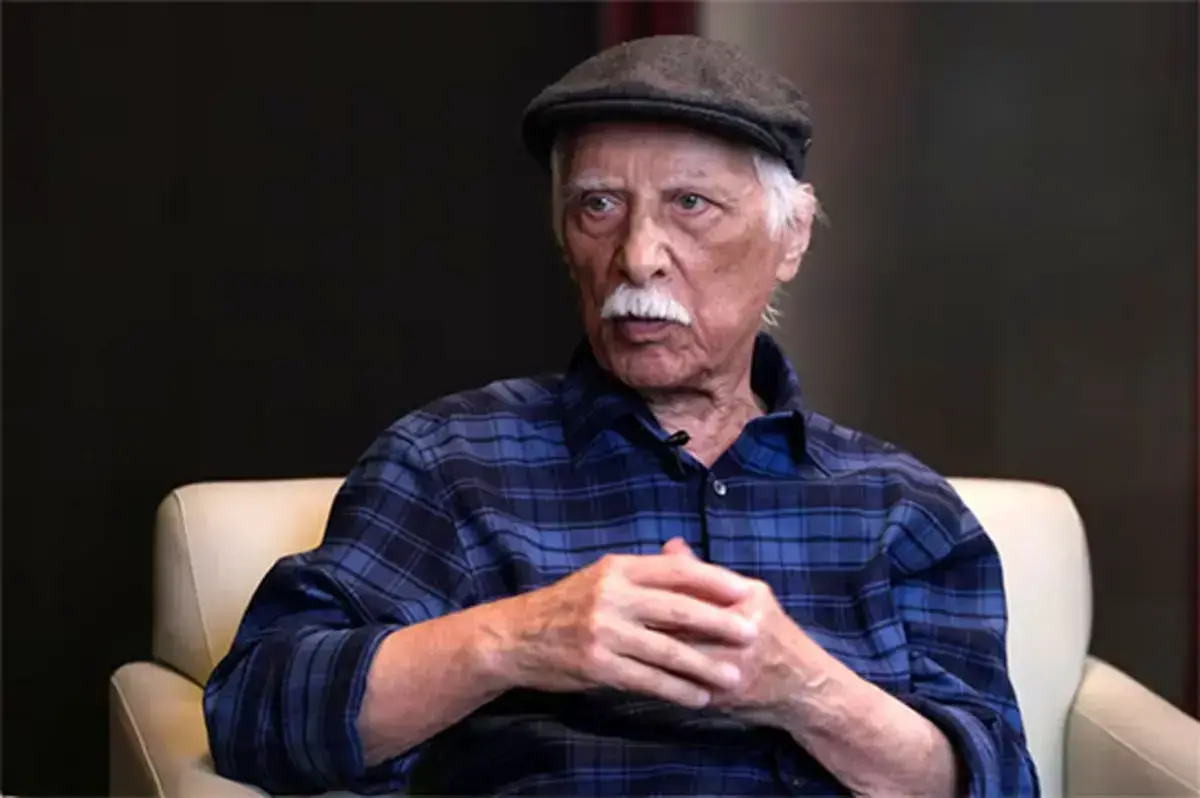 ببینید| آخرین حضور بهرام بیضایی روی صحنه تئاتر تهران