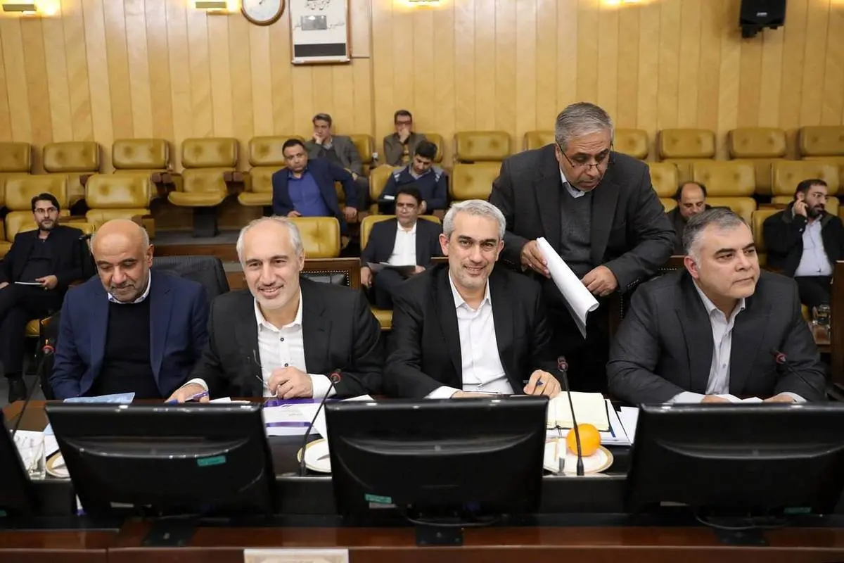 غیبت رئیس بانک مرکزی در جلسات بودجه ۱۴۰۵ مجلس