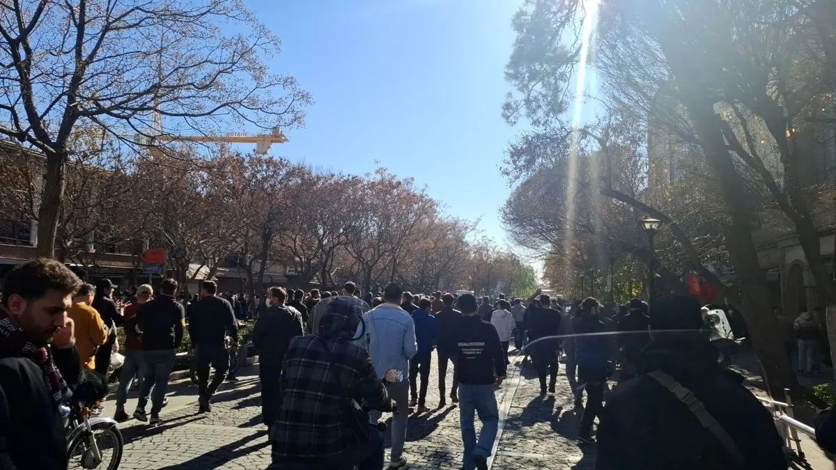 اعتراض خیابانی بازاریان تهران به جهش نرخ ارز