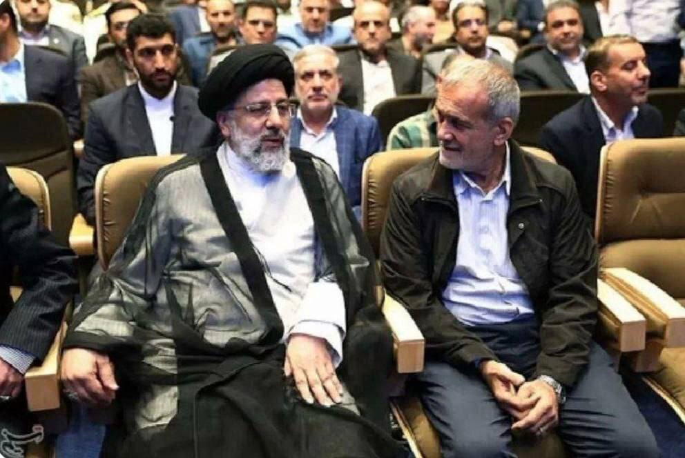 خط قرمزهای نابرابر در ادبیات مقابل روسای جمهور؛ آمنه سادات میگوید «سیرک پزشکیان» و آب هم از آب تکان نمیخورد! خط قرمزهای نابرابر در ادبیات مقابل روسای جمهور؛ آمنه سادات میگوید «سیرک پزشکیان» و آب هم از آب تکان نمیخورد!