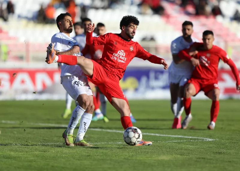 ملوان، تراکتور را در تبریز متوقف کرد ملوان، تراکتور را در تبریز متوقف کرد