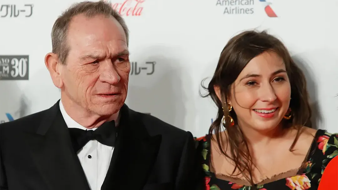 ویکتوریا جونز کیست؟| بازیگر جوان و دختر تامی لی جونز که در ۳۴سالگی درگذشت