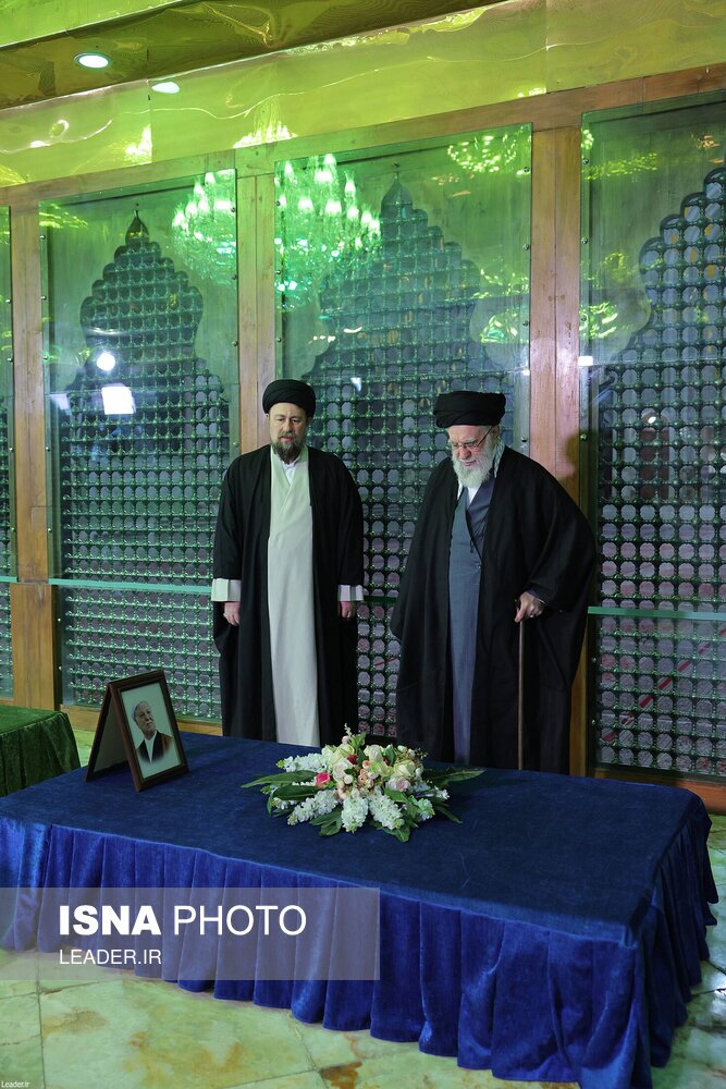 رهبر انقلاب