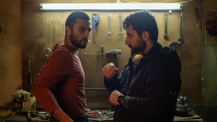 معرفی فیلم اسکورت؛ نبرد وجدان یک پلیس| اثری اکشن در چهل و چهارمین جشنواره فیلم فجر معرفی فیلم اسکورت