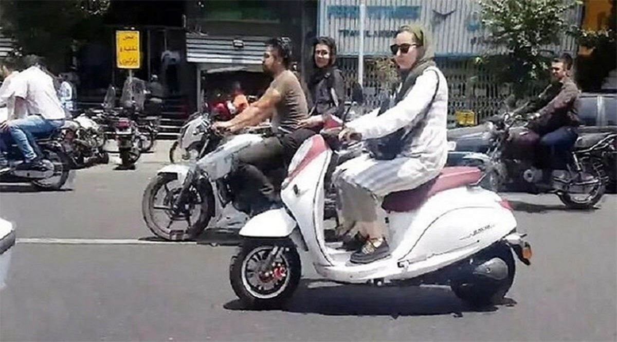 بانوان موتورسوار