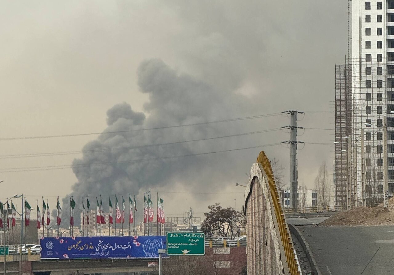 ببینید | تصاویری از آتش‌سوزی بزرگ در بازار جنت تهران