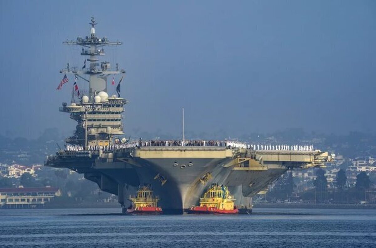 ببینید| تصاویر جدید از جابه‌جایی جنگنده‌ها بر روی ناو آبراهام لینکلن