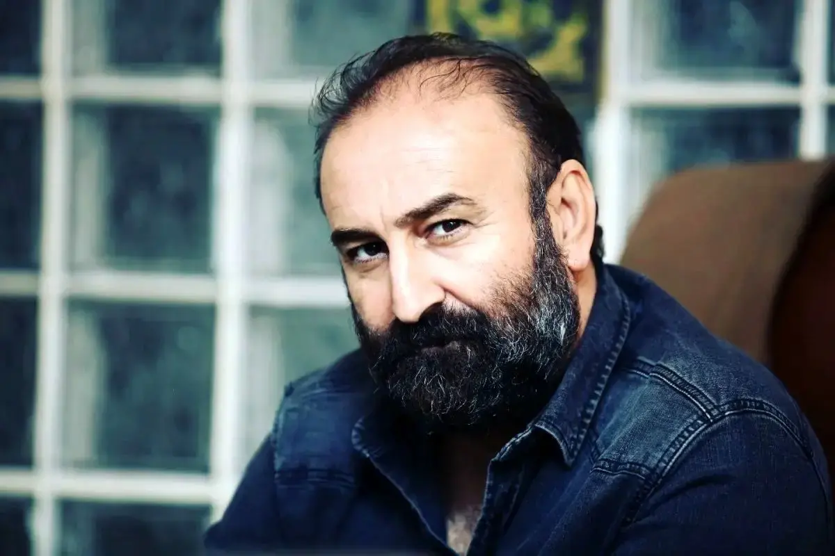 ببینید| مهران احمدی خطاب به محمدحسین مهدویان: ما ترسو نیستیم، عزاداریم!