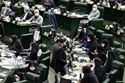 اختلاف نظر در مجلس بر سر ارز ترجیحی؛ از اتهام «شراکت در خون‌ها» تا روایت های عجیب از دهان رییس مجلس!