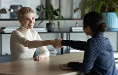 ۸ راهکاری که احترام دیگران را به شما بازمی‌گرداند