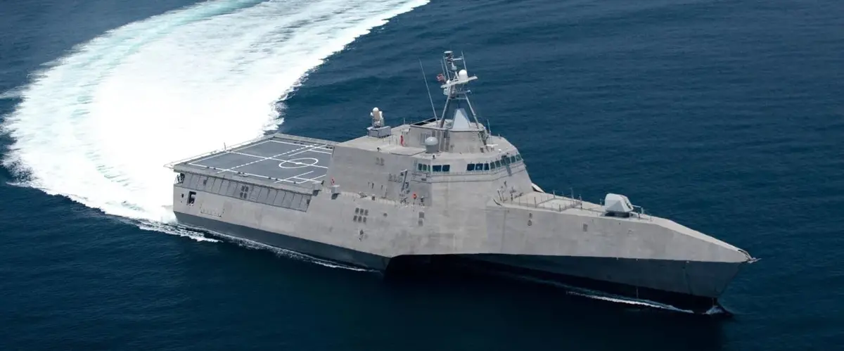 تمرینات ناوشکن سانتا باربارا با هواپیما‌های تهاجمی A-۱۰ در منطقه؛ مشخصات یواس‌اس سانتا باربارا چیست؟