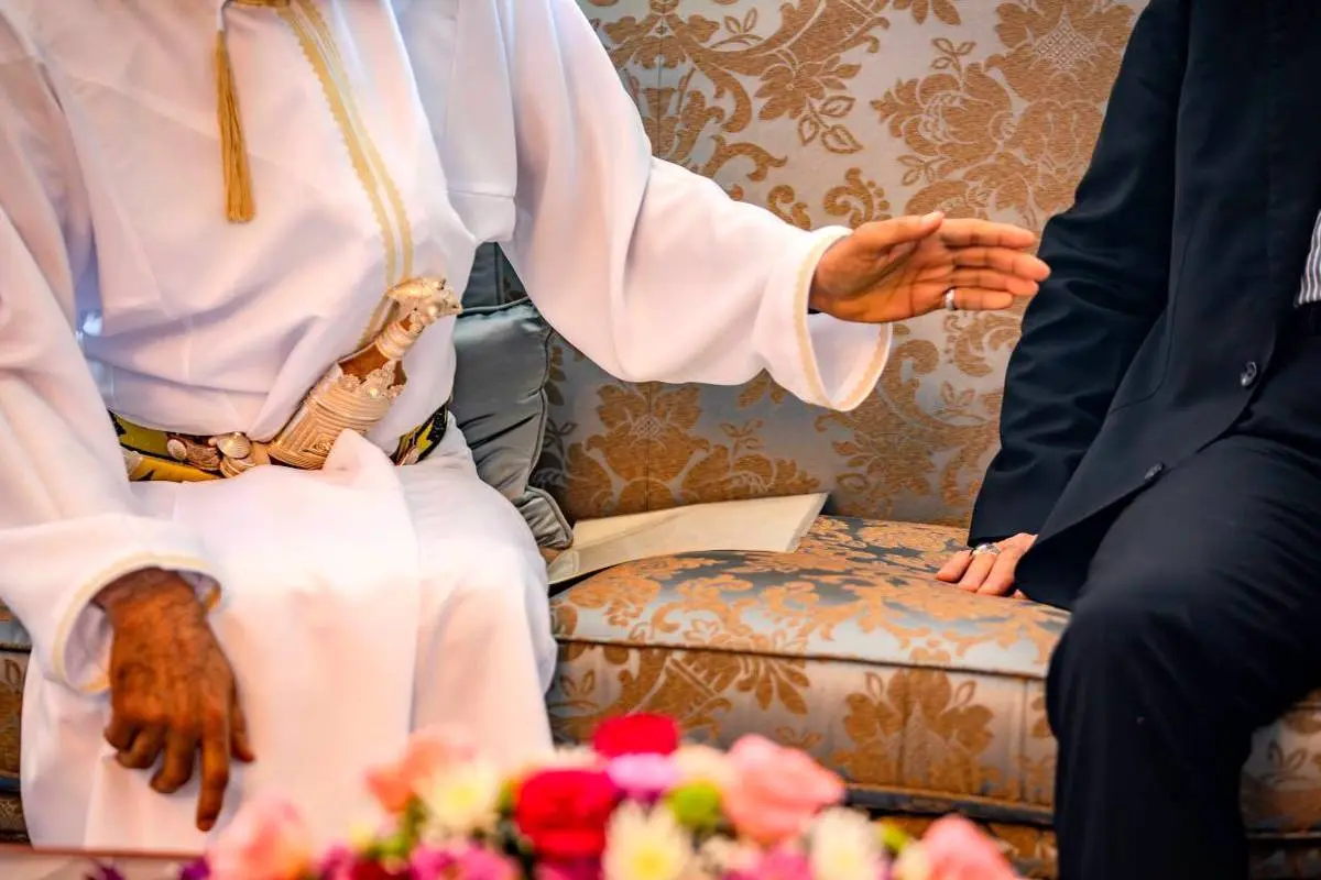 تحویل پیام عمان به ایران در دیدار لاریجانی