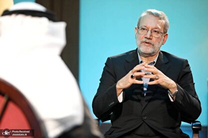 علی لاریجانی، خلیج عربی و روایت یک ترجمه اشتباه| چگونه بی توجهی به یک «حرف اضافه» لاریجانی را در معرض اتهام قرار داد؟