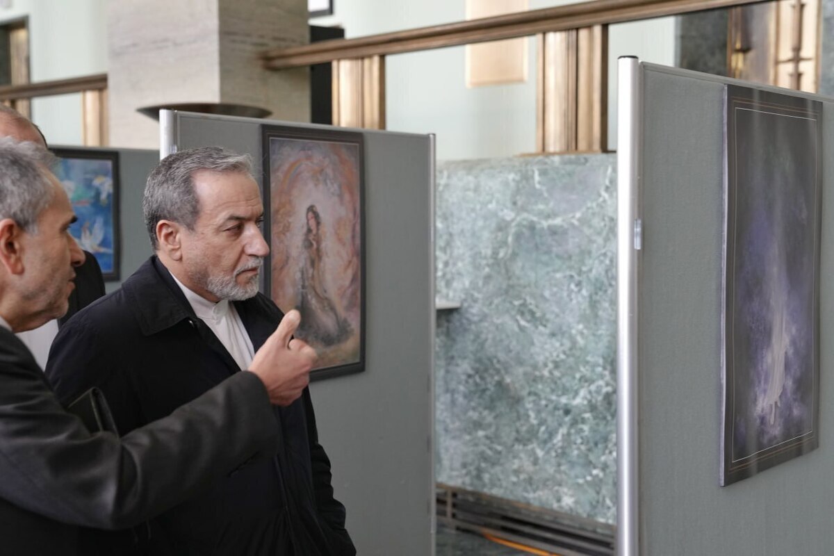 عکس| بازدید عراقچی از نمایشگاه آثار استاد فرشچیان در مقر سازمان ملل در ژنو عکس| بازدید عراقچی از نمایشگاه آثار استاد فرشچیان در مقر سازمان ملل در ژنو