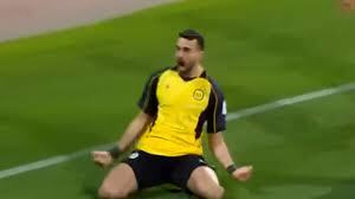 ببینید| گل دوم الحسین به استقلال با اشتباه فرعباسی دقیقه ۷۵