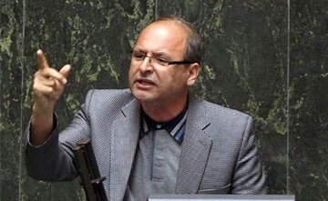 بخشایش اردستانی: همین که با مذاکره بتوانیم وقوع جنگ را عقب بیندازیم هم خوب است مذاکره و جنگ ایران و آمریکا