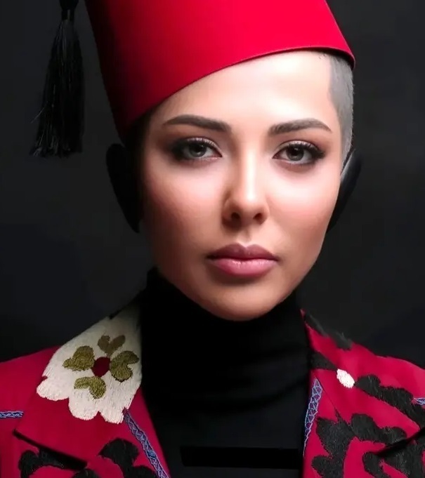 عکس| لیلا اوتادی با موی سر تراشیده و کلاه مصری عکس| لیلا اوتادی با موی سر تراشیده و کلاه مصری