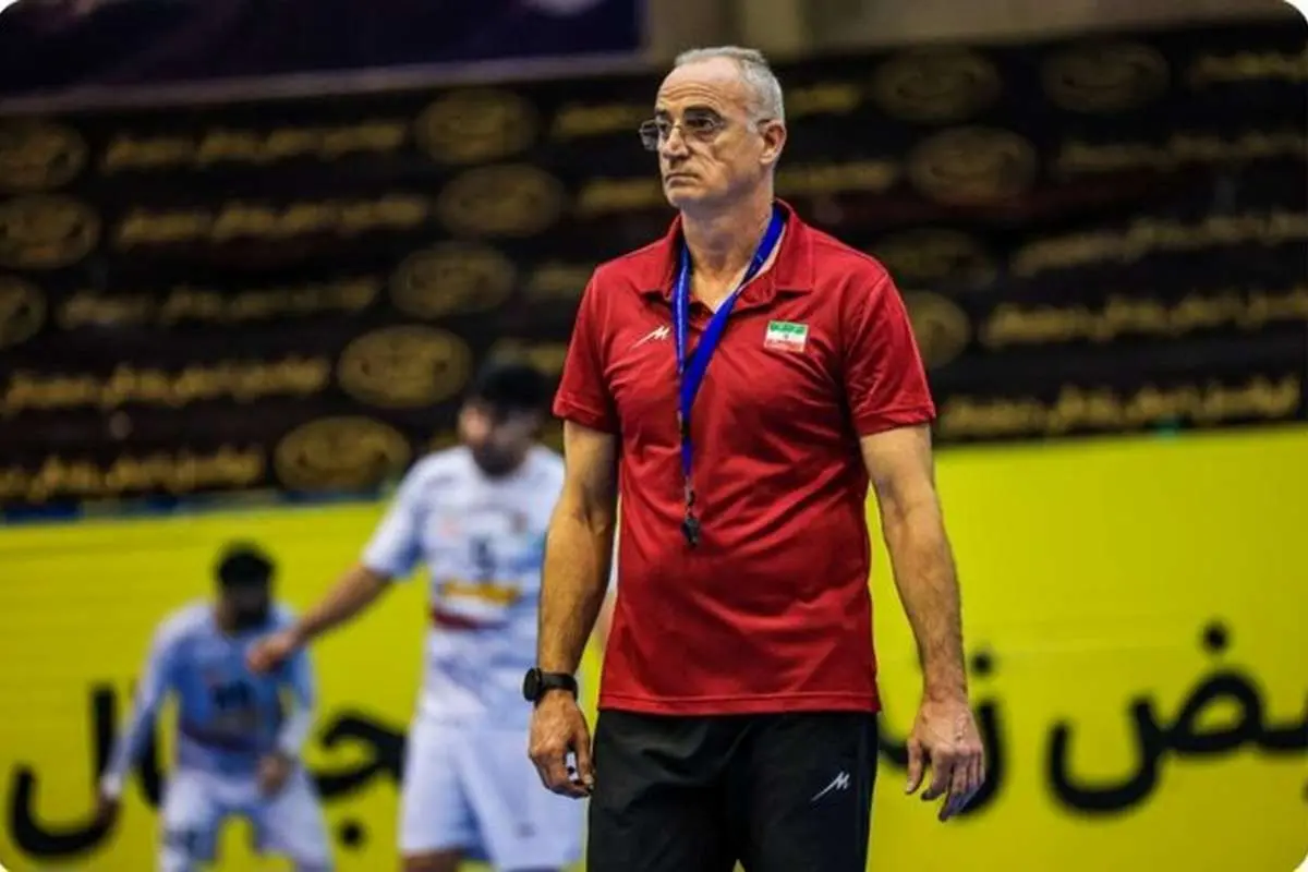 رافائل کاستیو سرمربی تیم ملی هندبال می‌ماند یا از ایران می‌رود؟