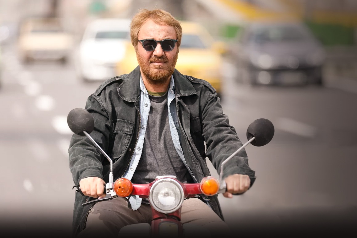 نقد و بررسی فیلم روشن؛ درامی درباره فقر با بازی رضا عطاران