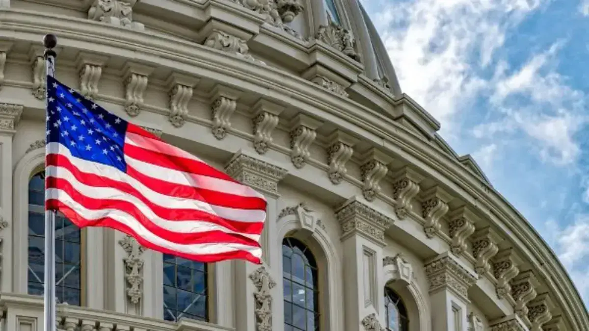 اکسیوس: اختلاف نظر اعضای ارشد دولت آمریکا در مورد حمله به ایران