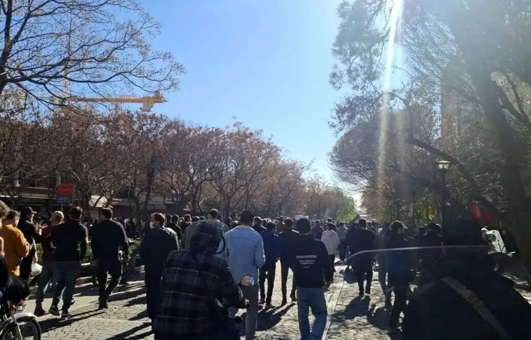 نماینده لرستان: آماری از فوتیها و بازداشتیها نداریم | کسانی که لیدر نبودند، درحال آزادی هستند اعتراضات