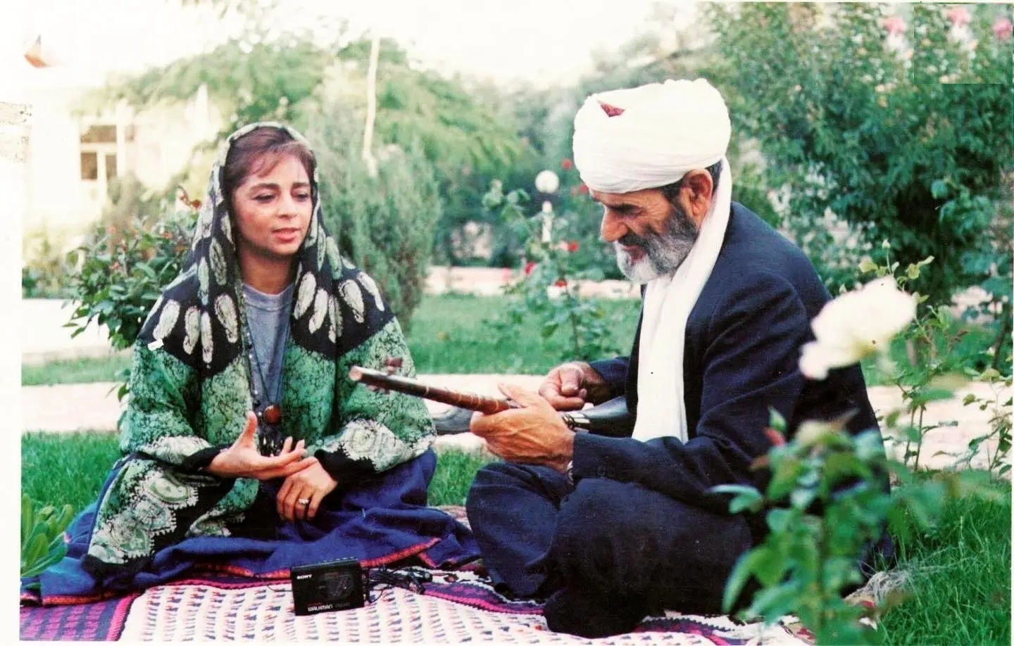 عکس| سیما بینا در جوانی و در کنار عثمان محمدپرست و بعد انقلاب