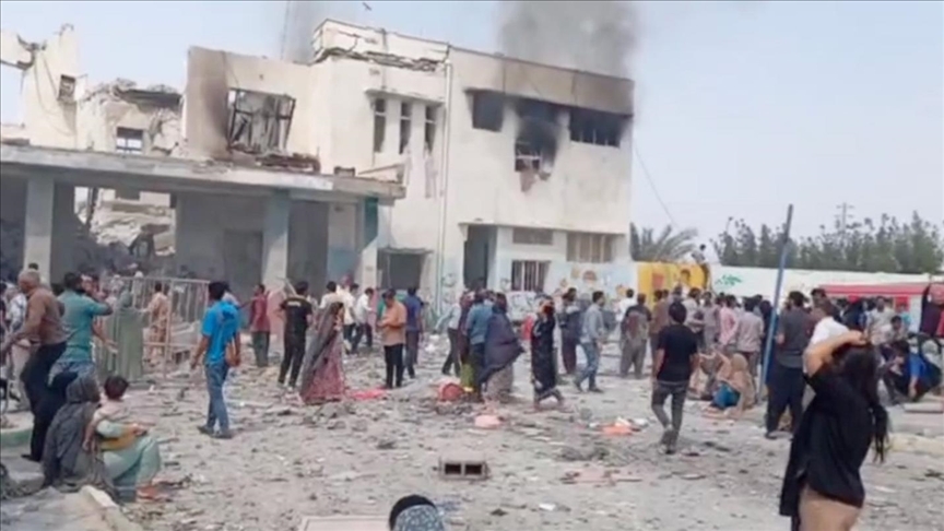 تعدادی شهدای دبستان دخترانه در میناب