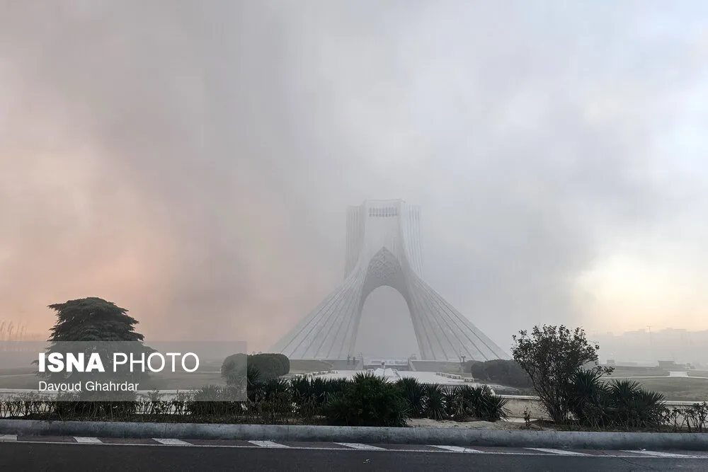 تصاویری از وضعیت میدان آزادی پس از حملات هوایی در غرب تهران