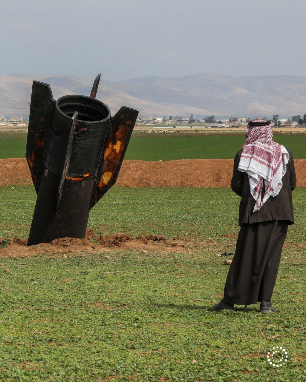 تصاویر یک موشک عمل نکرده در مراتع سوریه