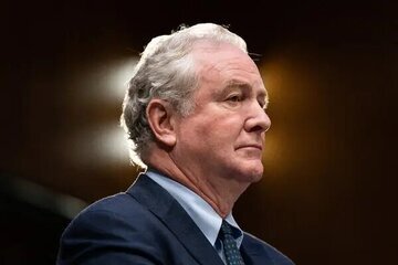 سناتور آمریکایی: نتانیاهو از  ترامپ «احمق» برای حمله به ایران استفاده کرد