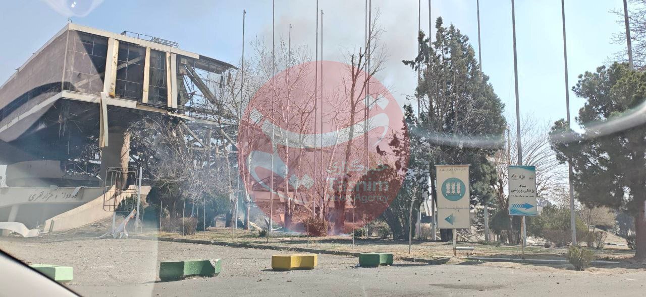 سالن ۱۲ هزار نفری ورزشگاه آزادی پس از حمله آمریکا و اسرائیل +عکس