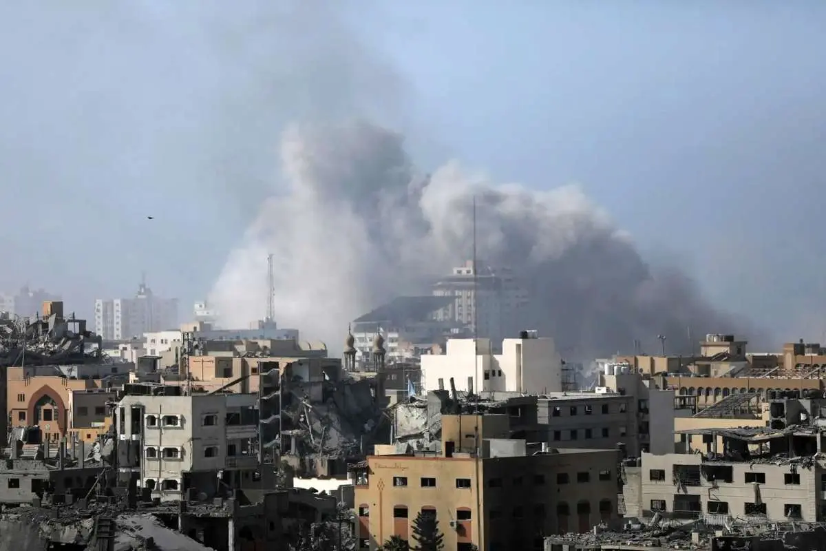 حمله به ساختمانی در بزرگراه ارتش + عکس