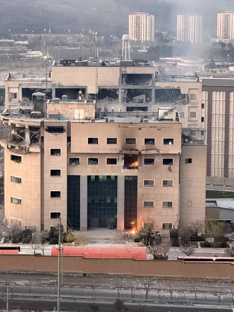 حمله به ساختمانی در بزرگراه ارتش + عکس