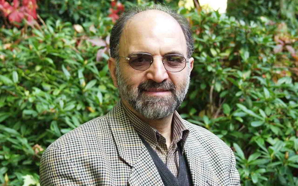 عبدالکریم سروش: مردم باید هوشیار باشند و به نیروهای نظامی کشور اعتماد کنند